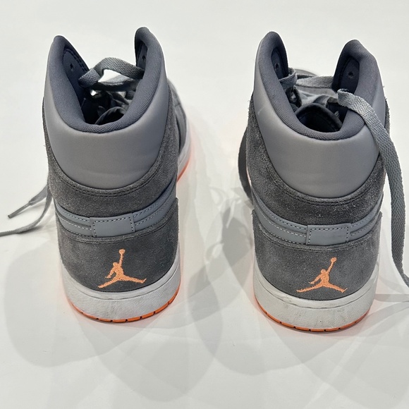 Air Jordan 1 Mid 'Atomic Orange', Men's Size 12, EUC - Picture 5 of 7